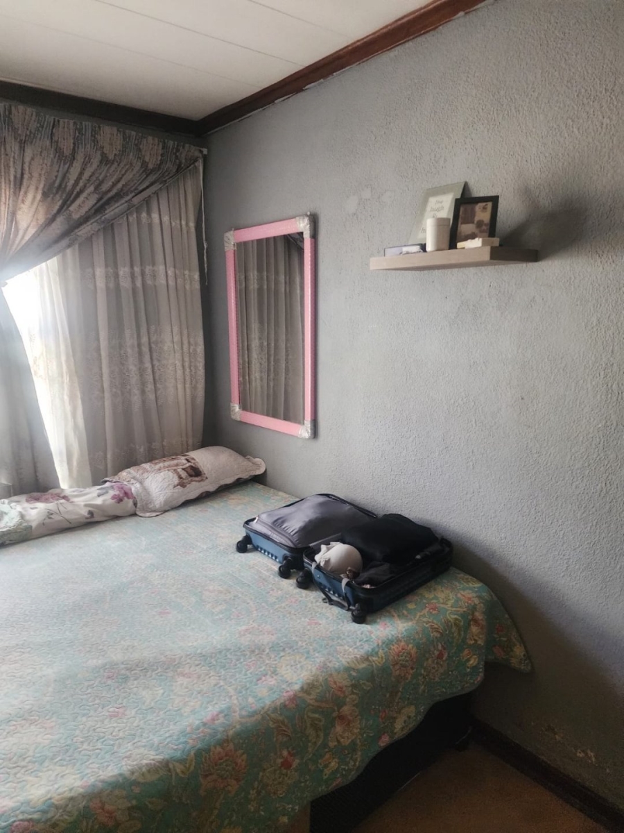 6 Bedroom Property for Sale in Manzil Park North West